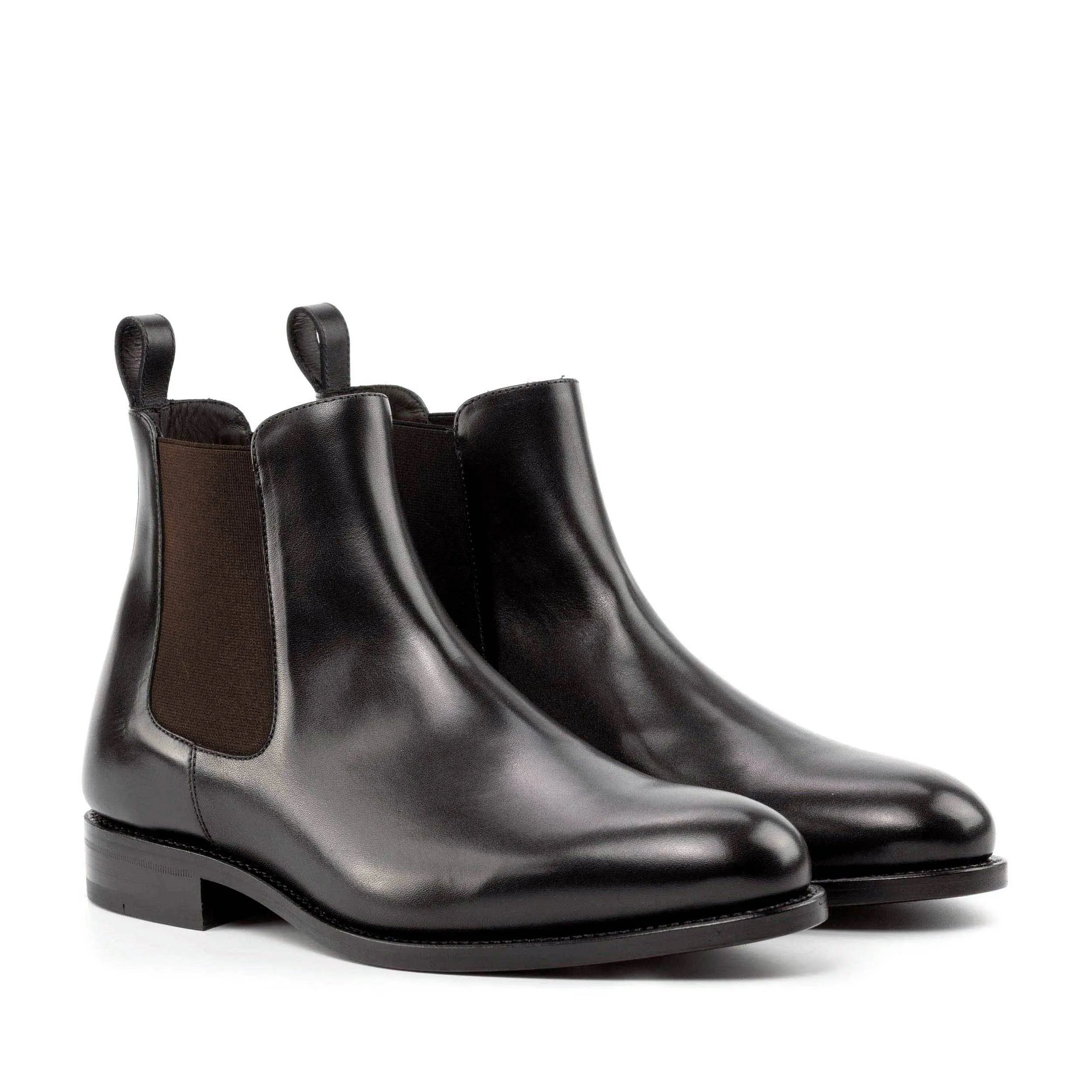 Pair of black calf leather Chelsea boots 6007 for men