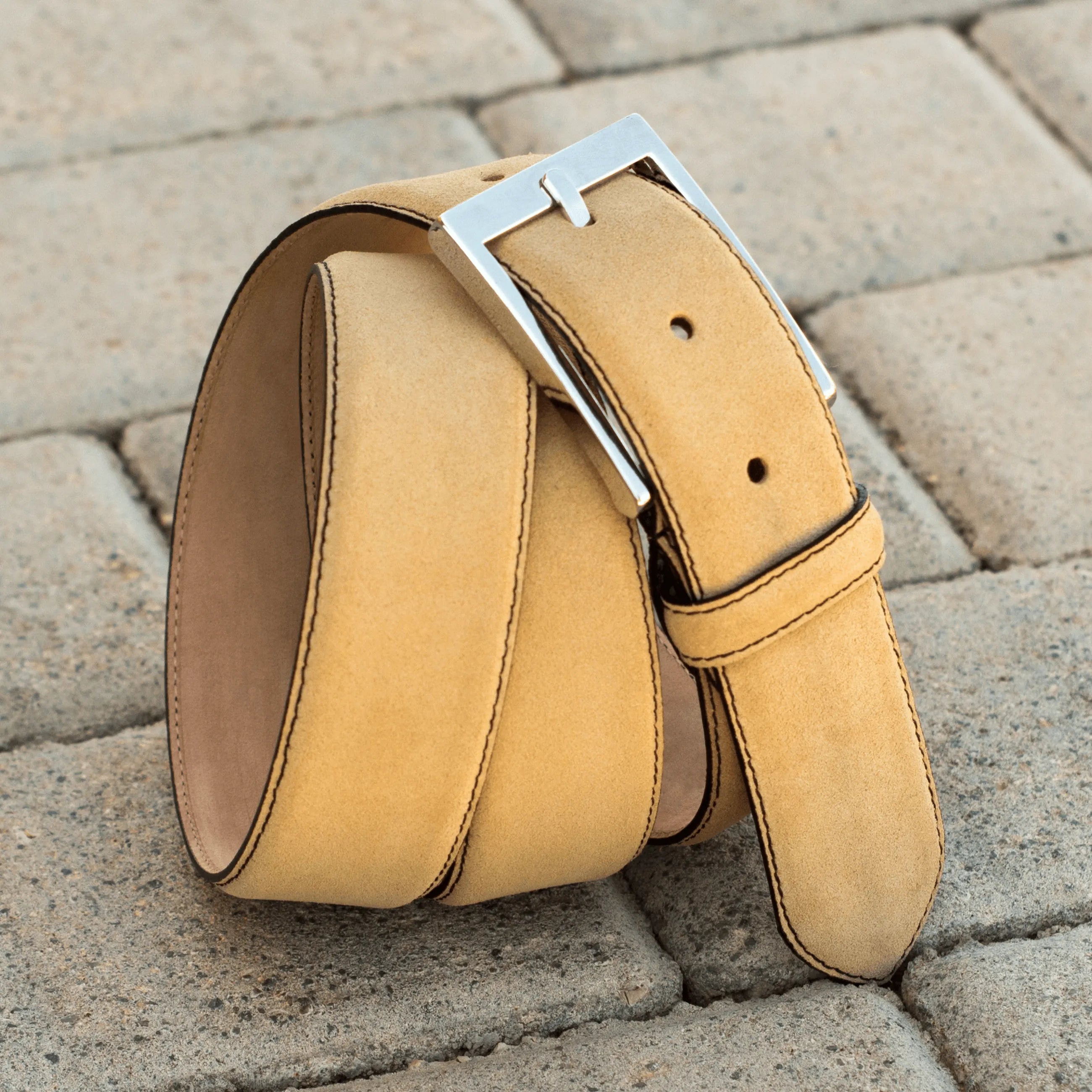 Aaron Hamptons belt: tan leather with silver buckle