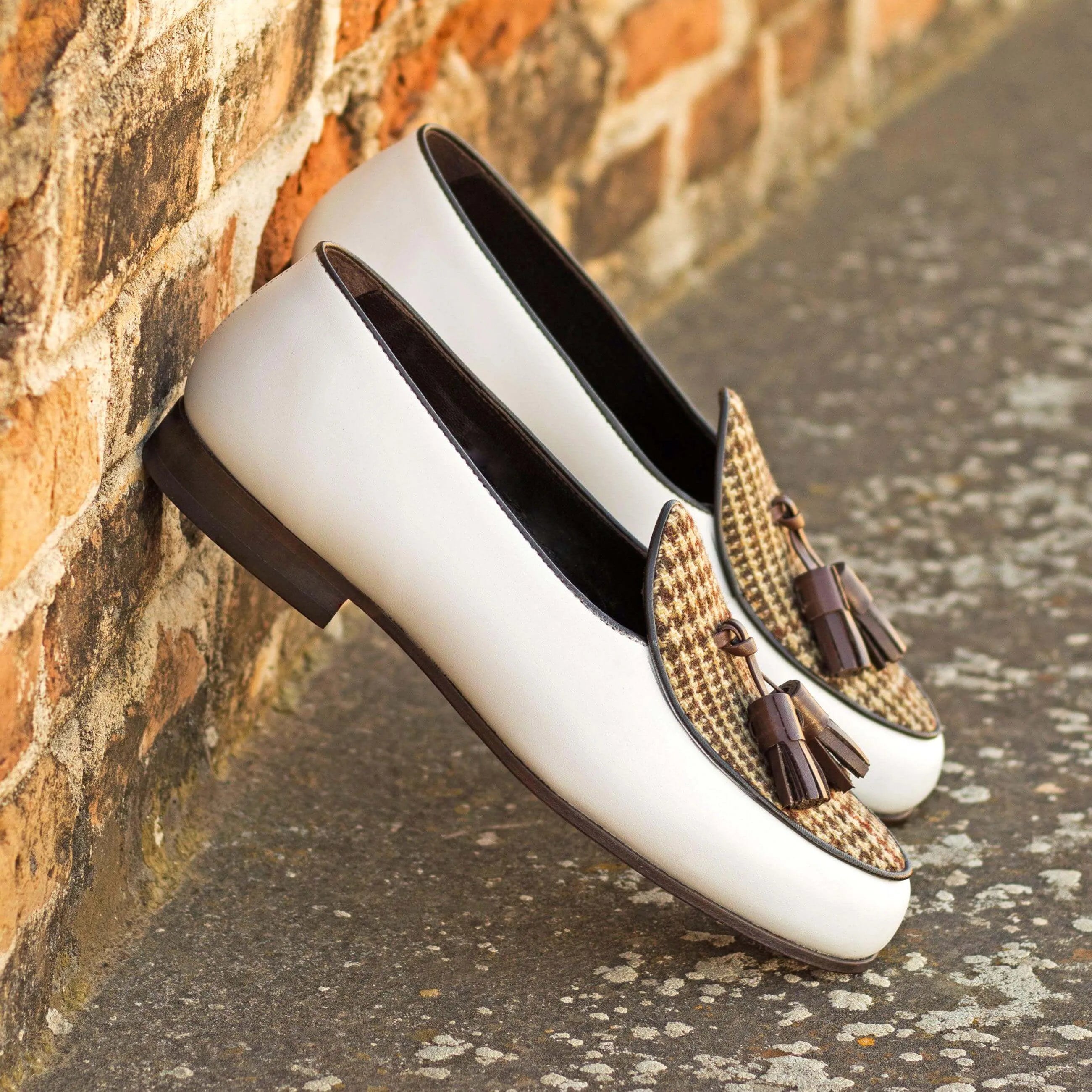 Aristo Belgian slipper: white leather loafers with houndstooth detail