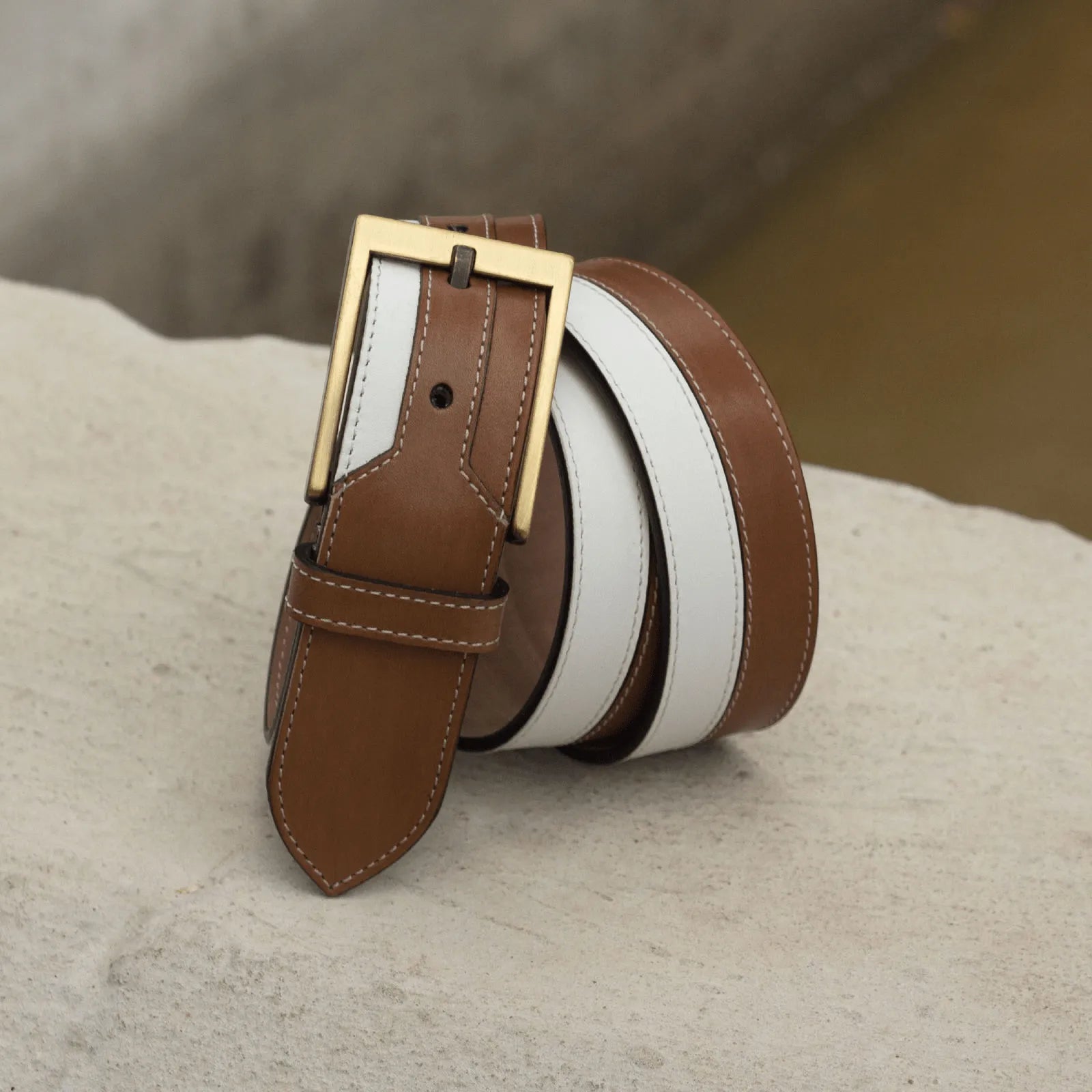 Dtown Marseille Belt II: brown and white leather with gold buckle