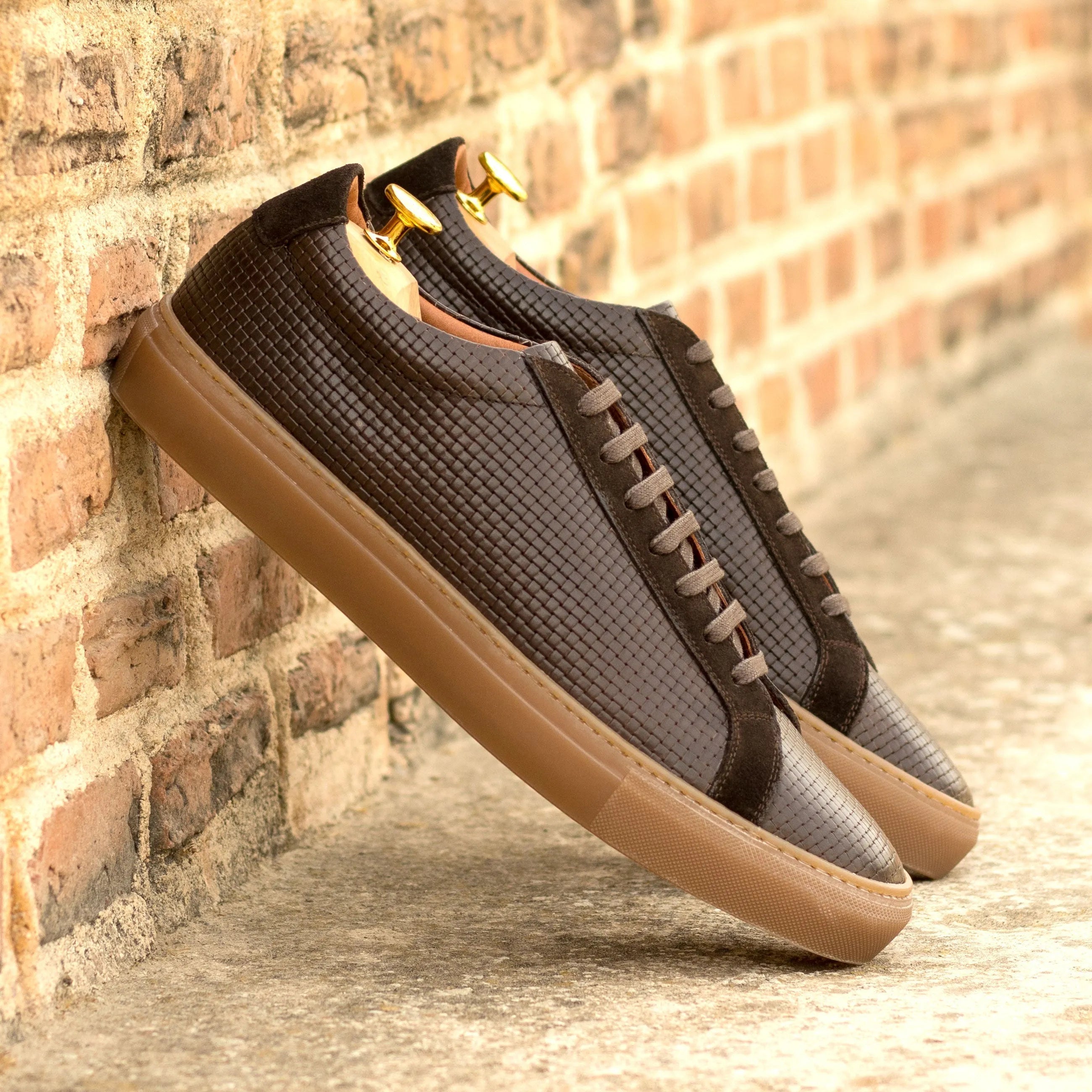 Dark brown DuranDruan low kick sneaker, leather back view