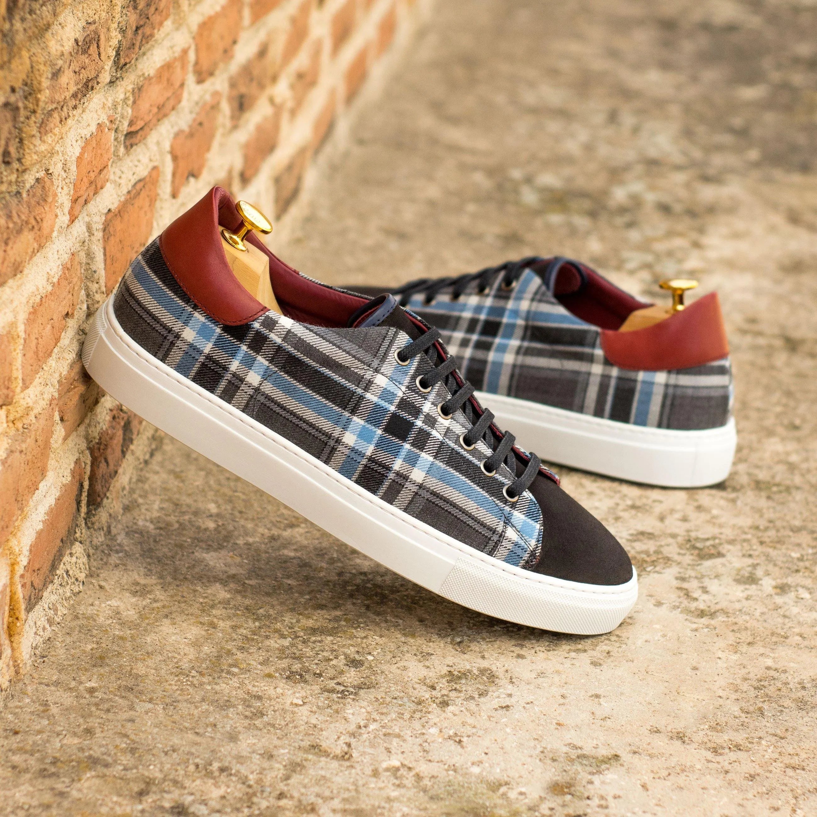 Kevin Trainer Sneaker in plaid canvas design