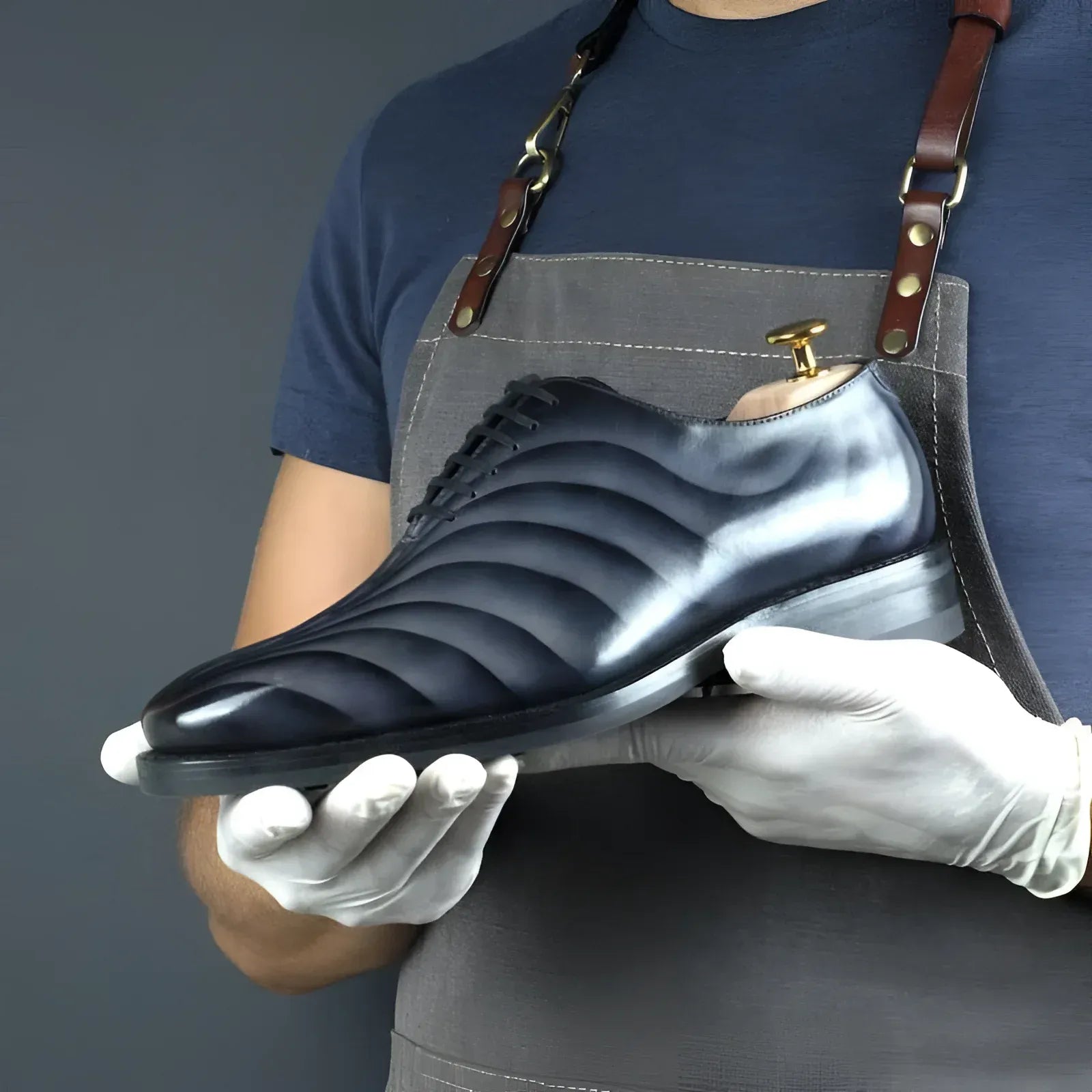 Leonidas Patina Wholecut II elegant blue leather dress shoe