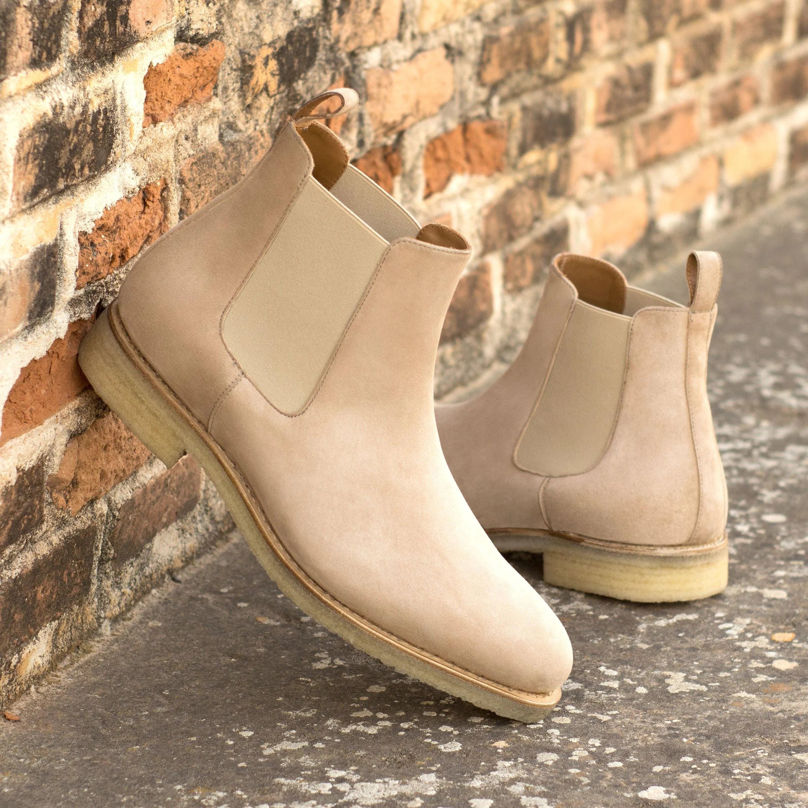 Omaha Chelsea Boot II in beige suede, rear view