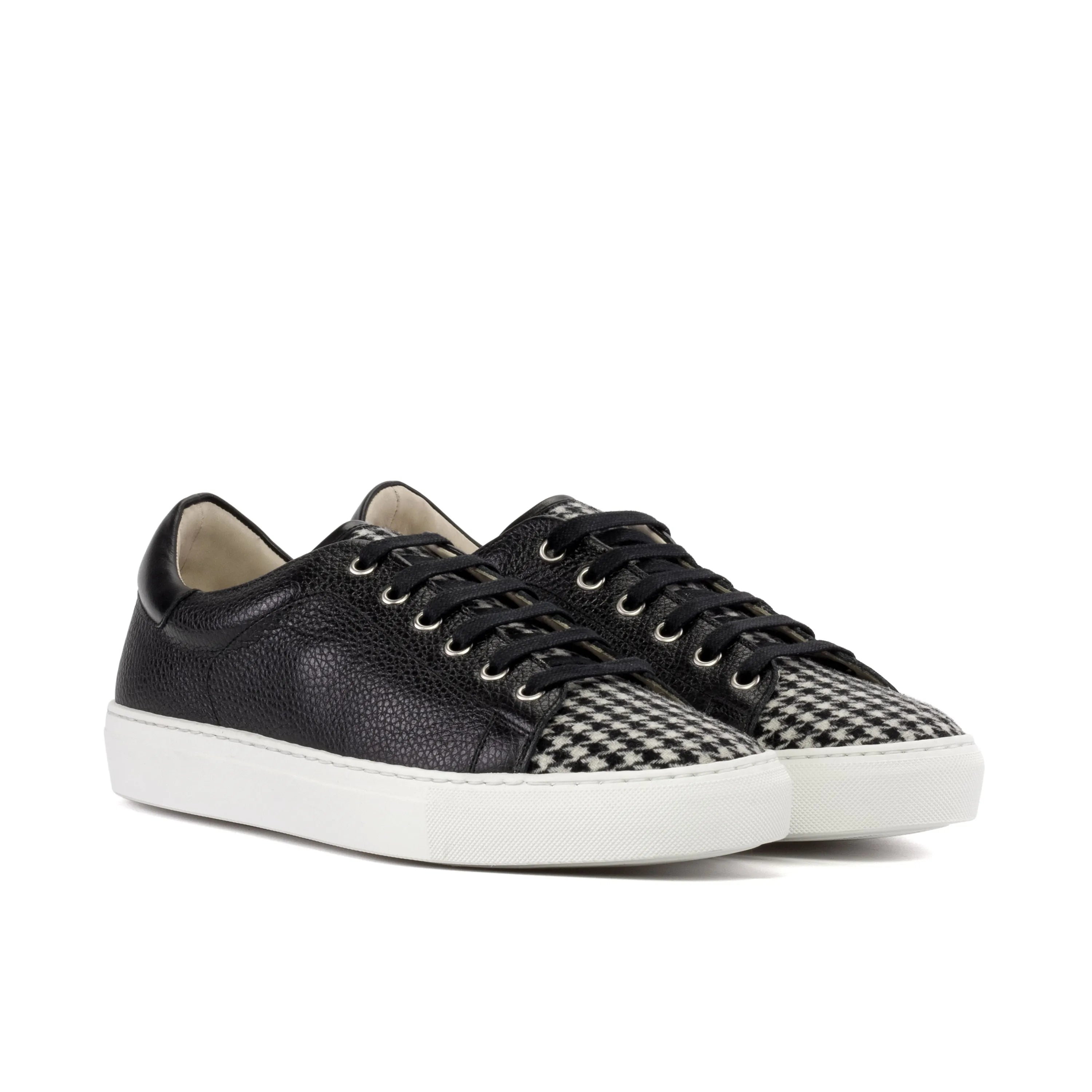 Polando trainer sneaker with black leather and houndstooth toe