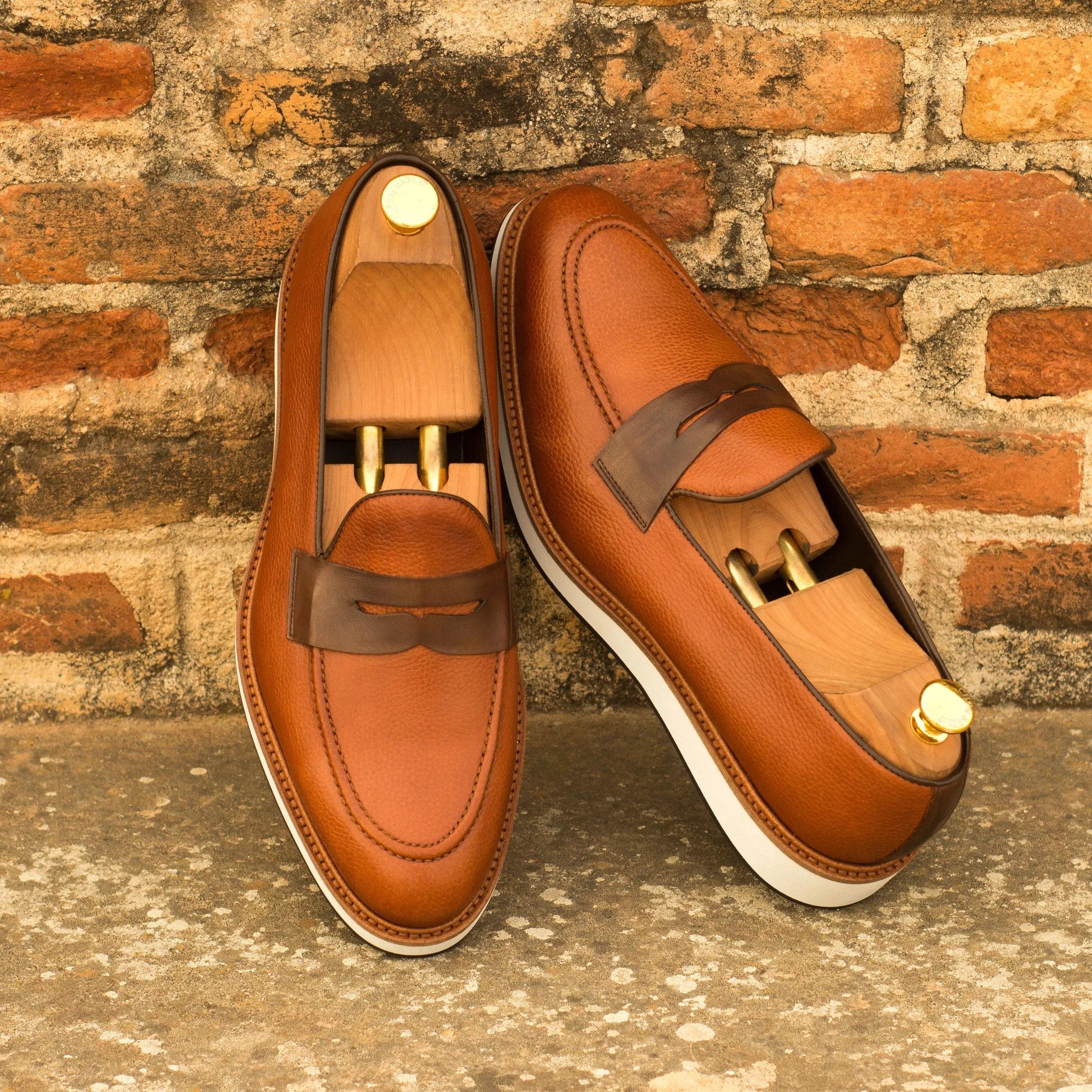 QE04 loafers II in brown leather with rounded toe for men