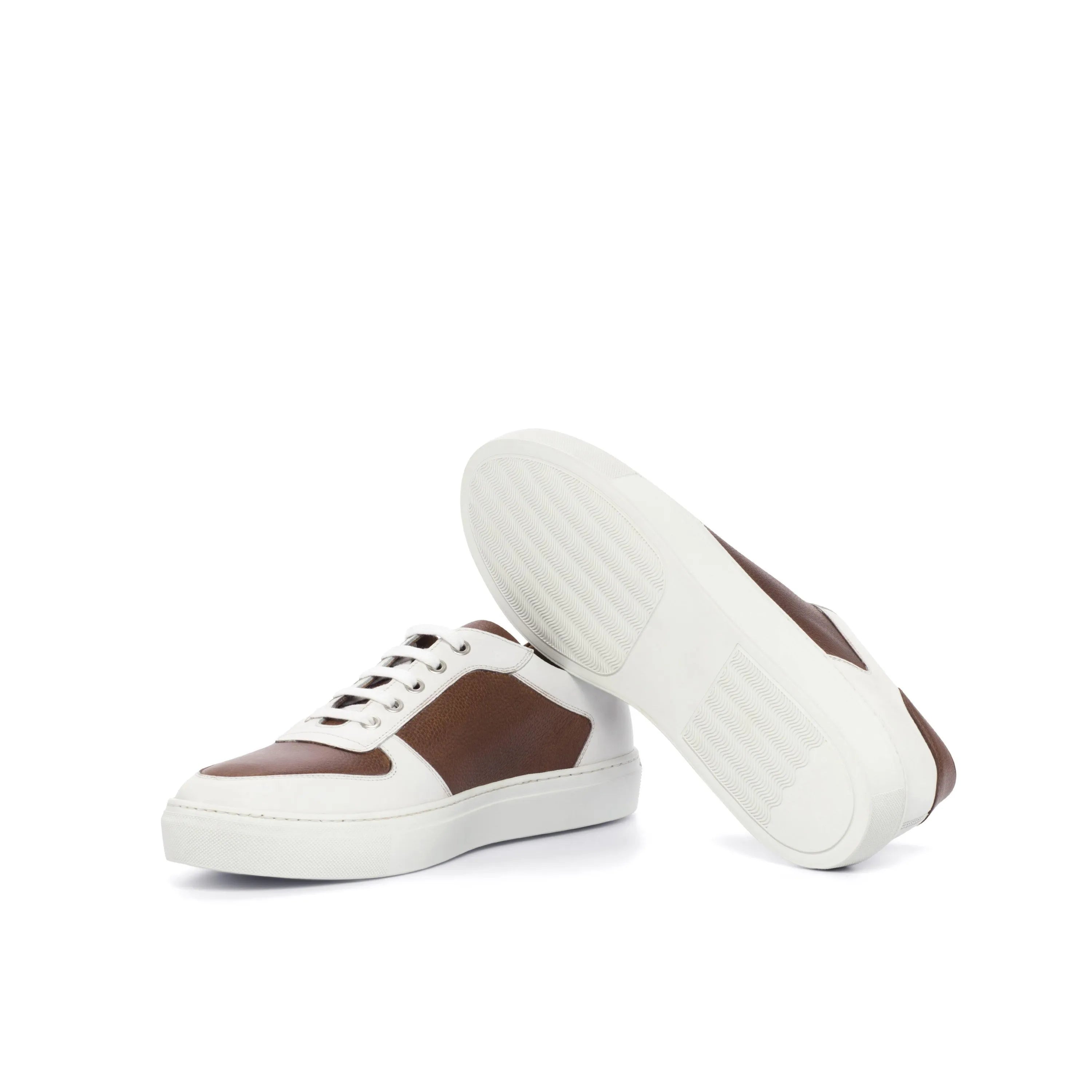 R51 low trainer sneaker in two-tone leather for men