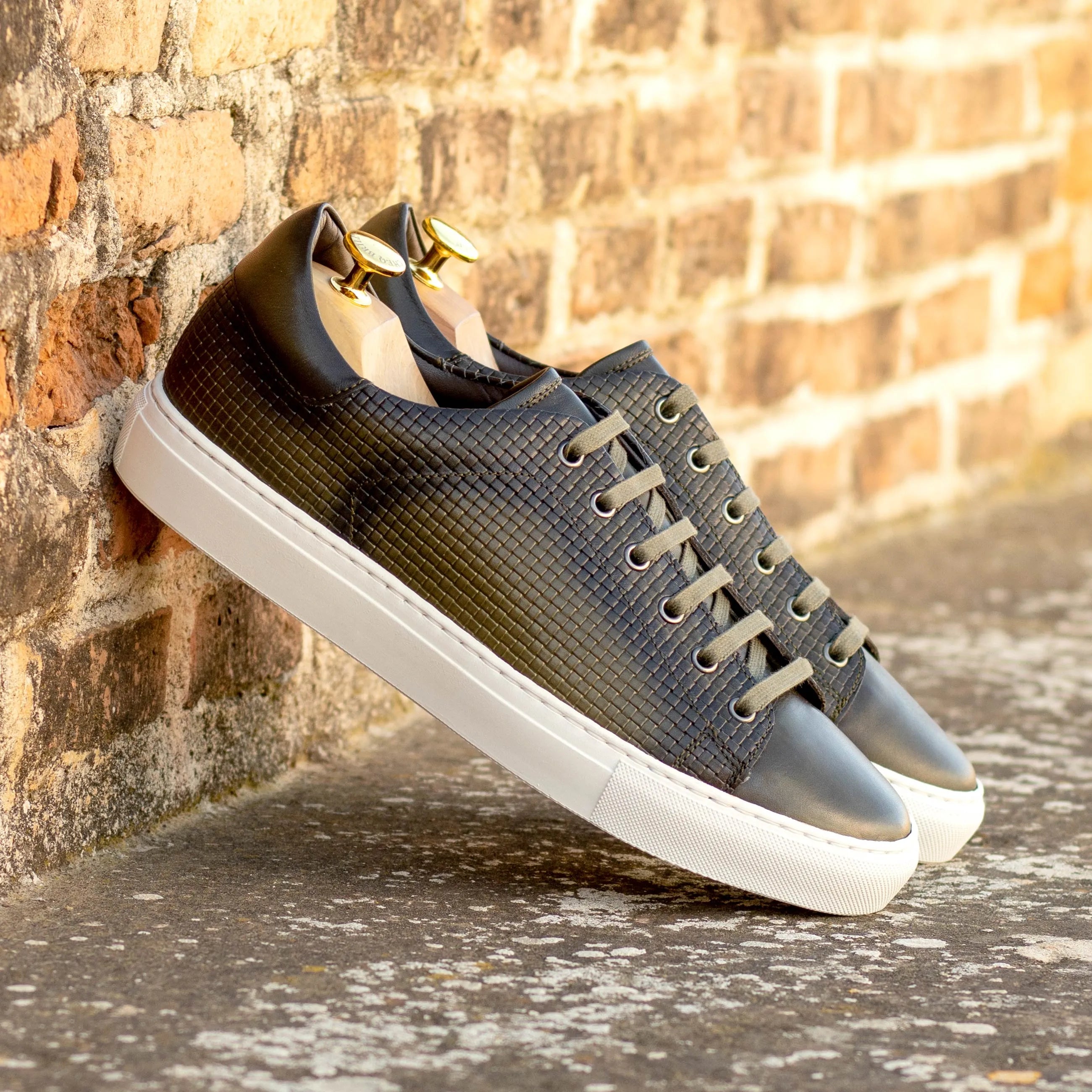 Gray CapaThree trainer sneaker with white soles