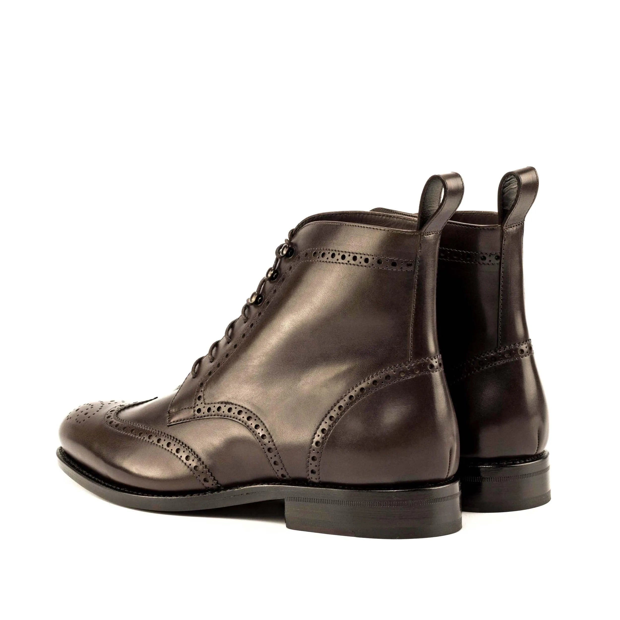 Devin military brogue boots in brown leather wingtip style