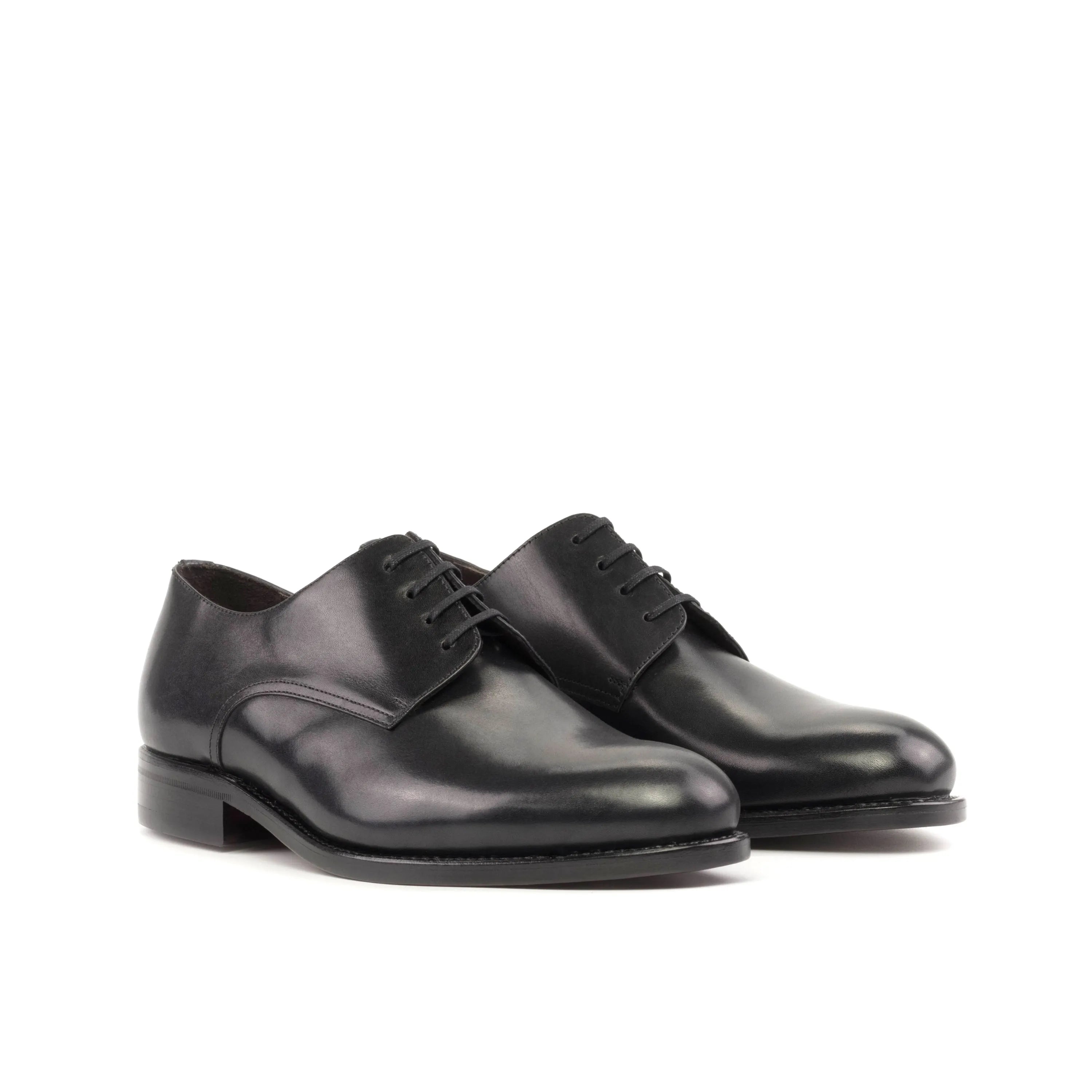 Pair of black leather Edanos Derby shoes in fast lane style