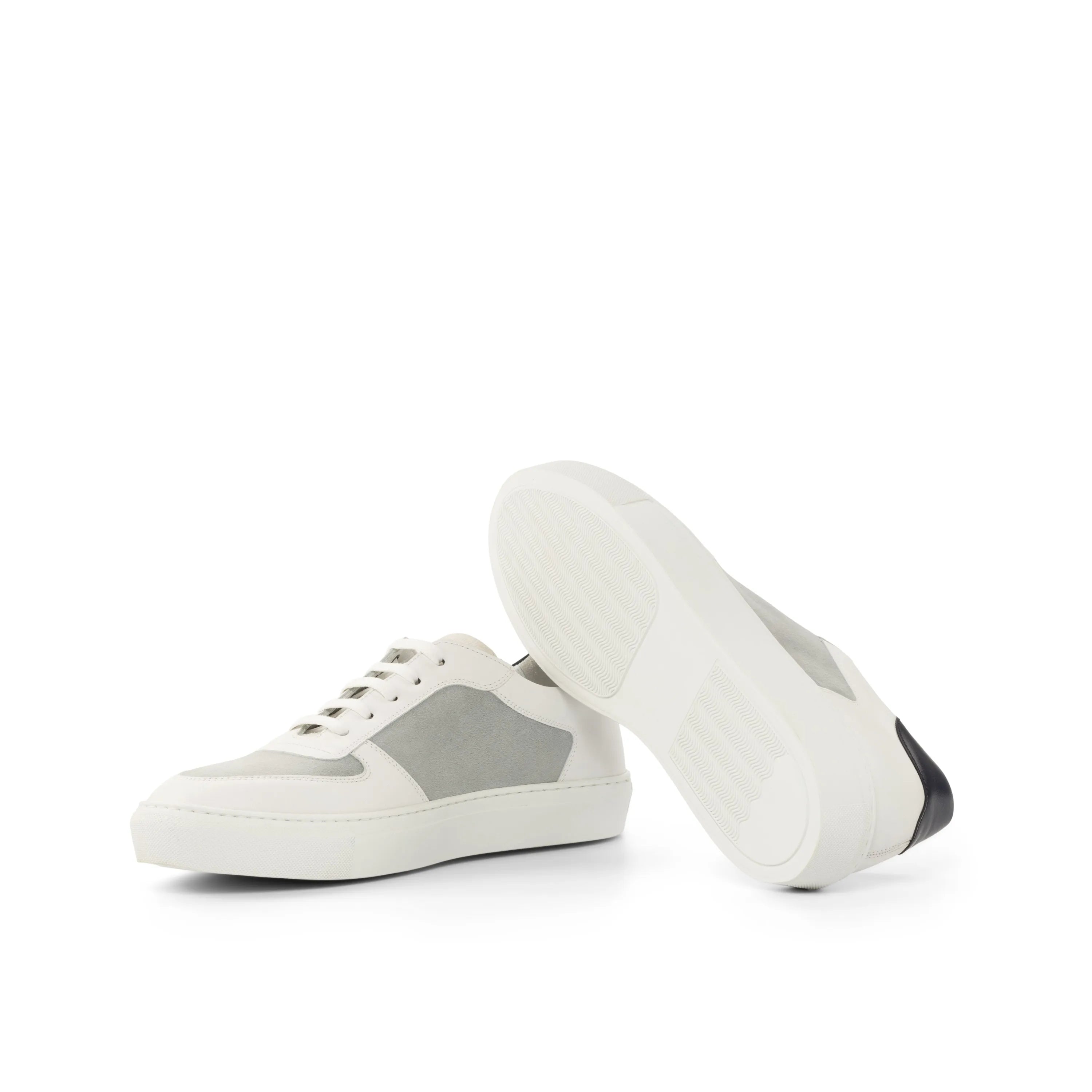 Galaxie low kid suede trainer sneaker in white and gray