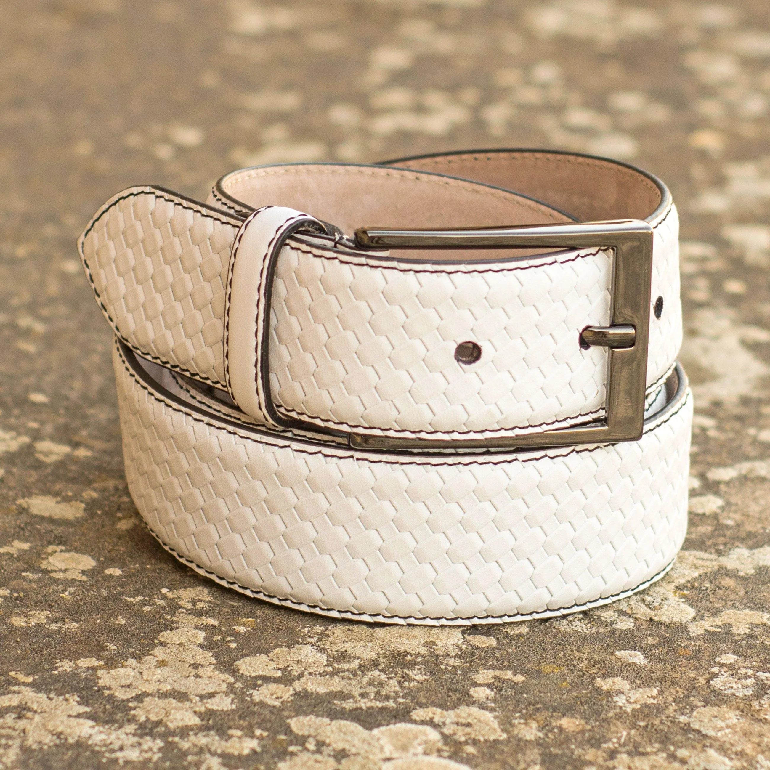 White Havana Hamptons belt in woven leather