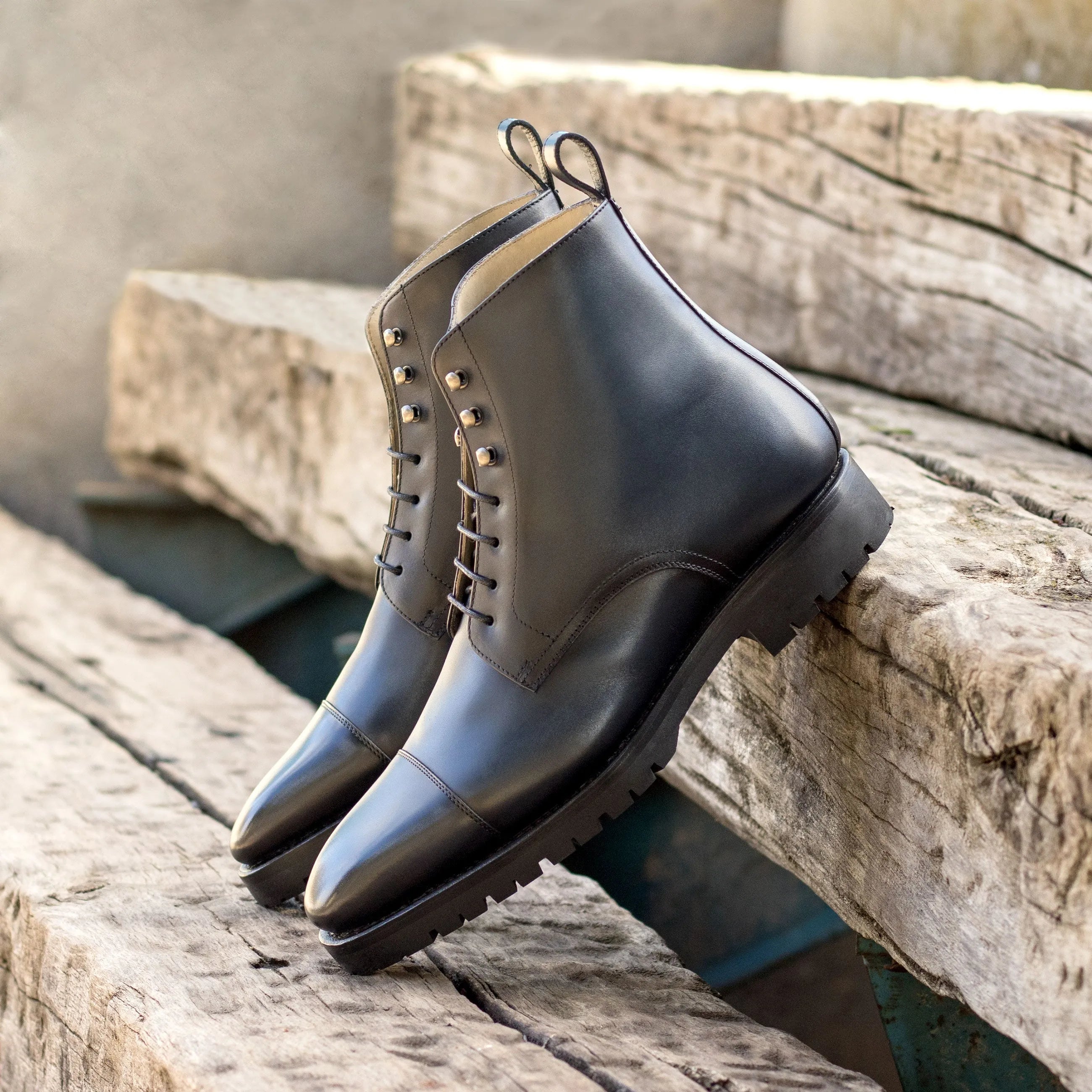Jag59 jumper boots with black leather cap-toe design