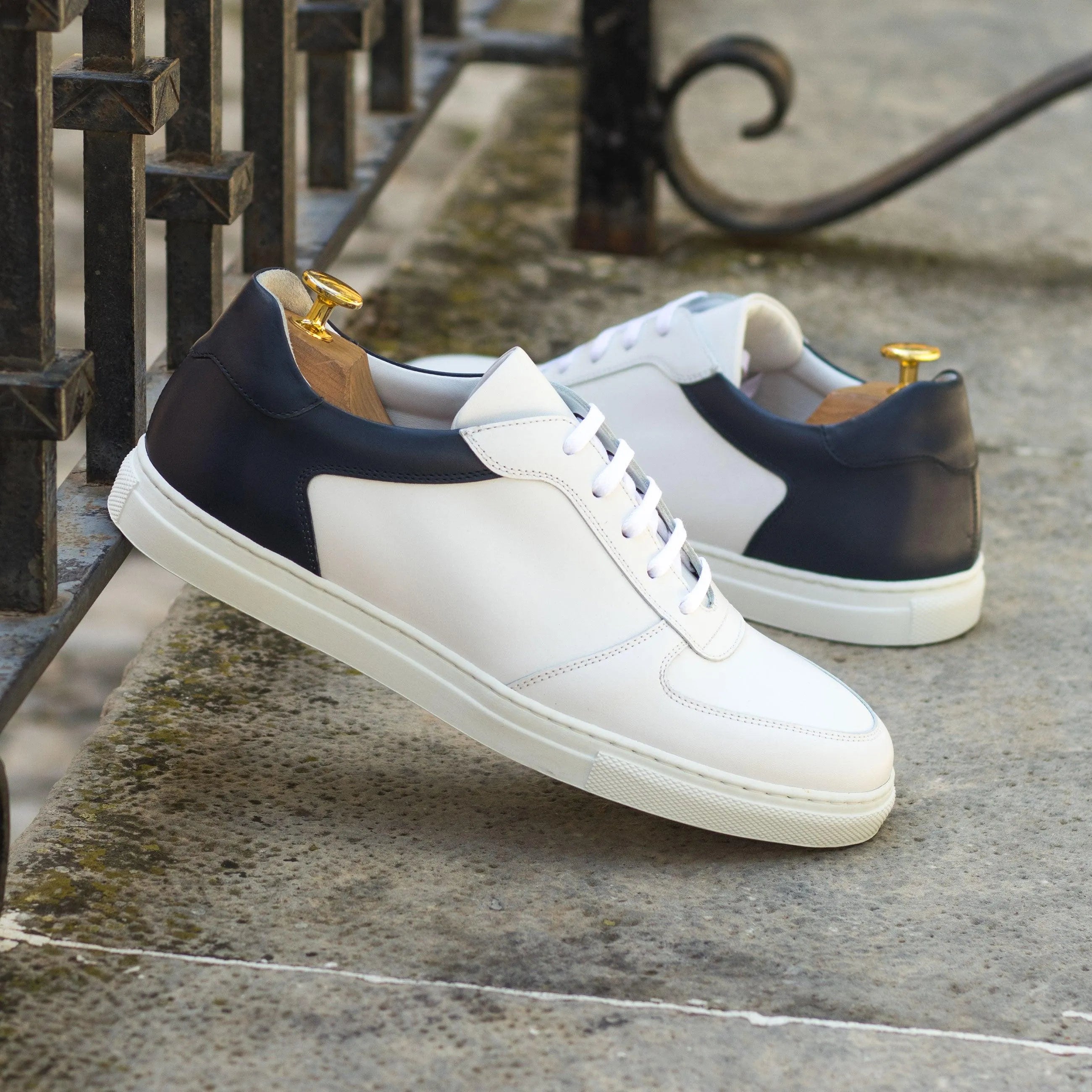 Janko low trainer sneaker in two-toned leather for men