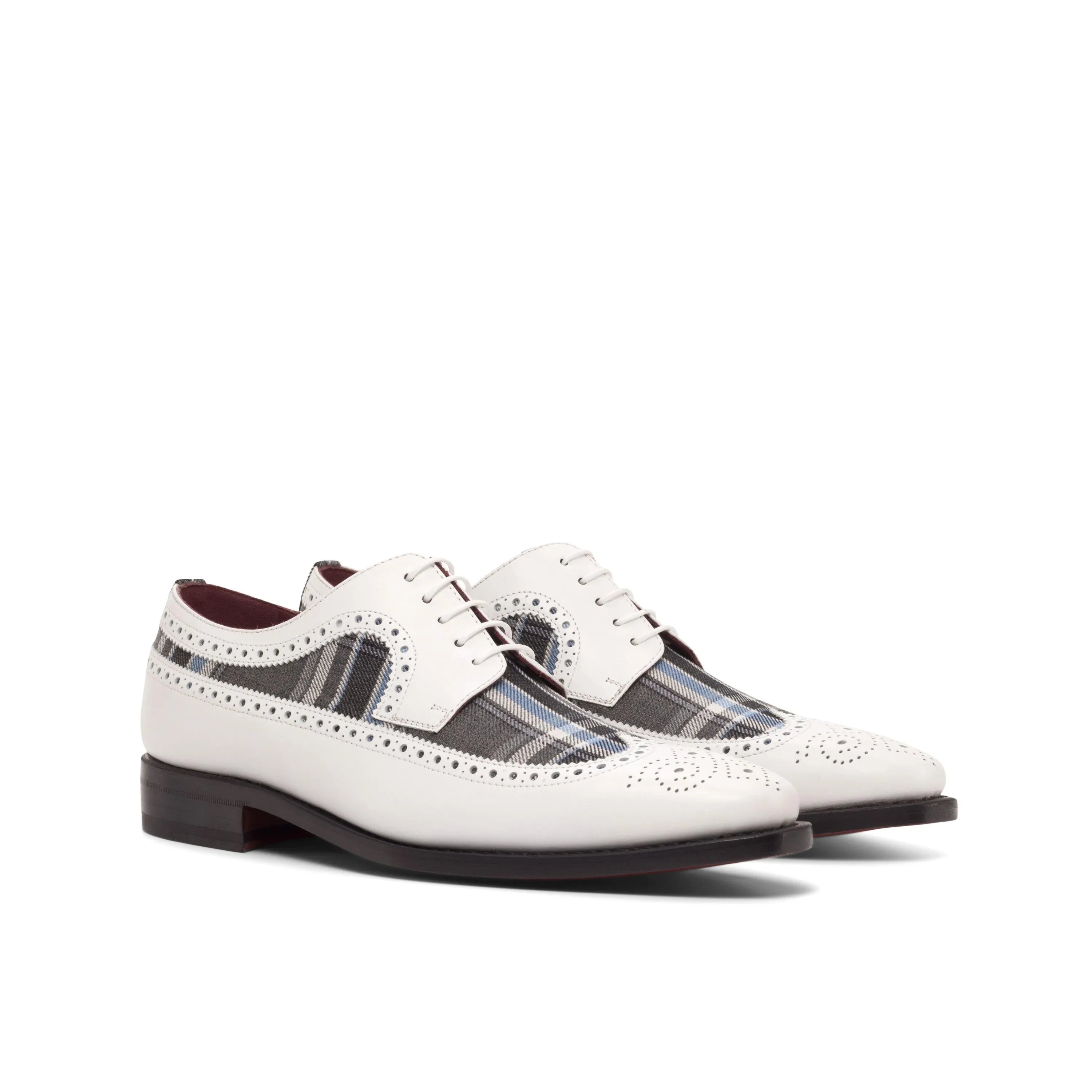 Jazzy longwing blucher shoes in white and plaid wingtip design