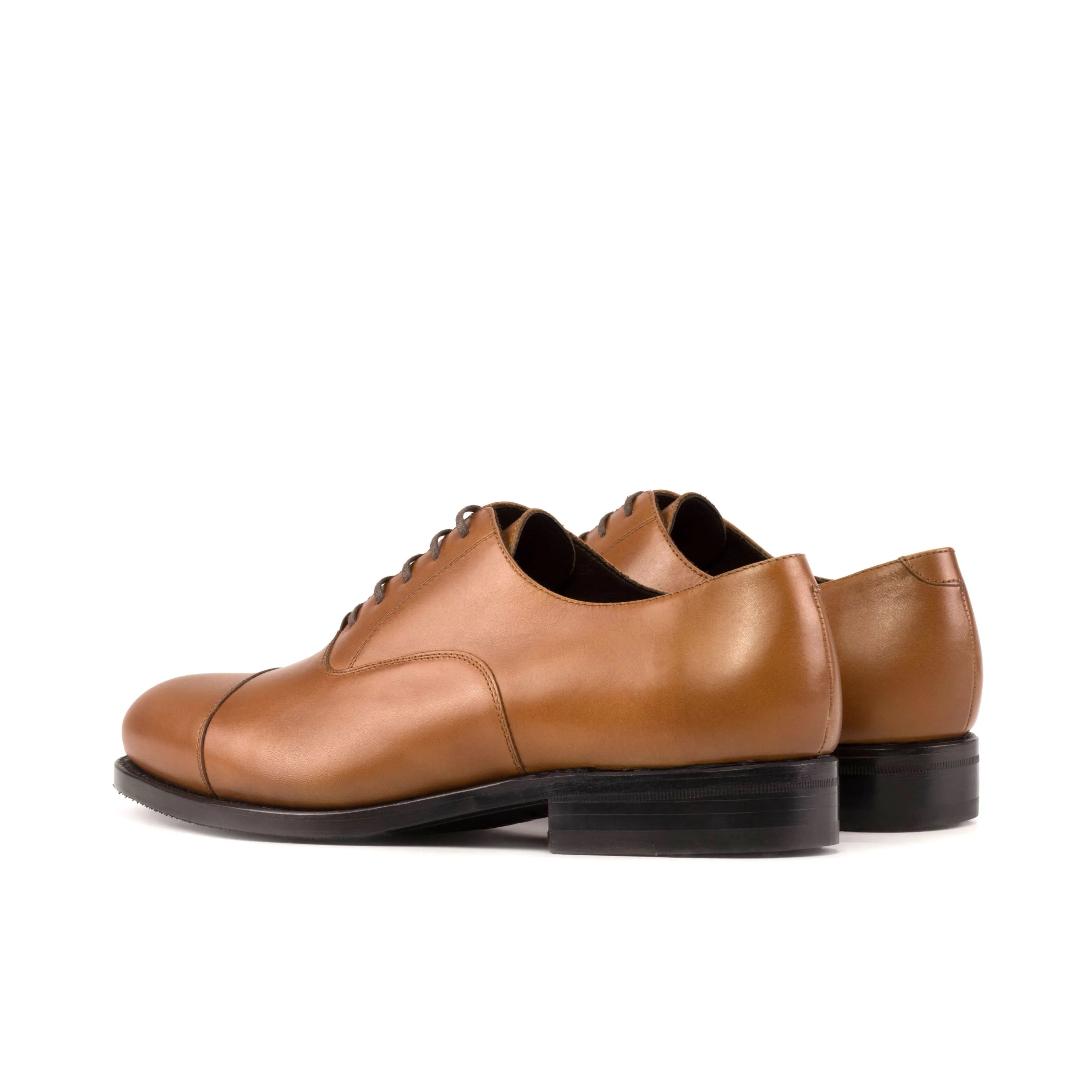 Pair of brown Klavio Oxford shoes in fast lane style