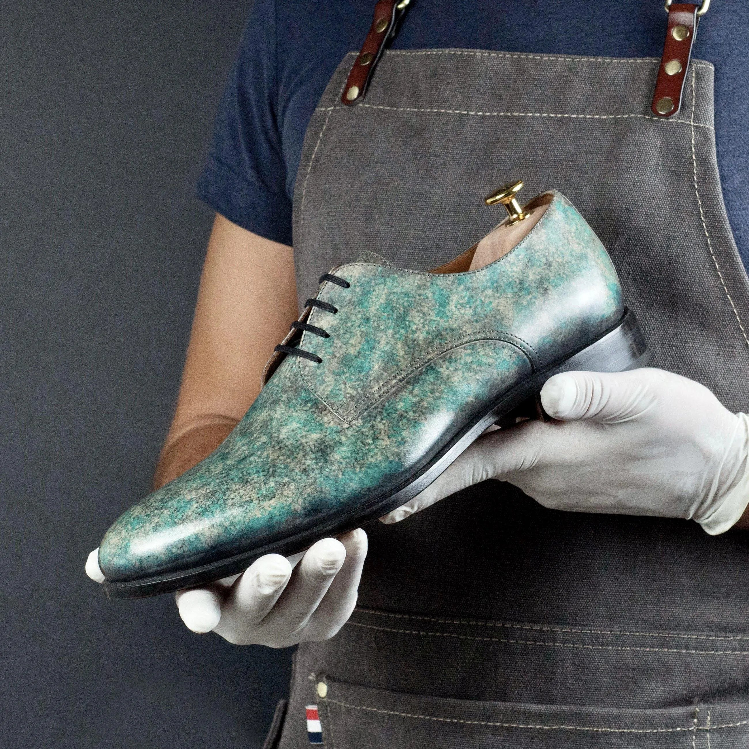 Lapis patina derby shoes in green and gray leather, split toe back view