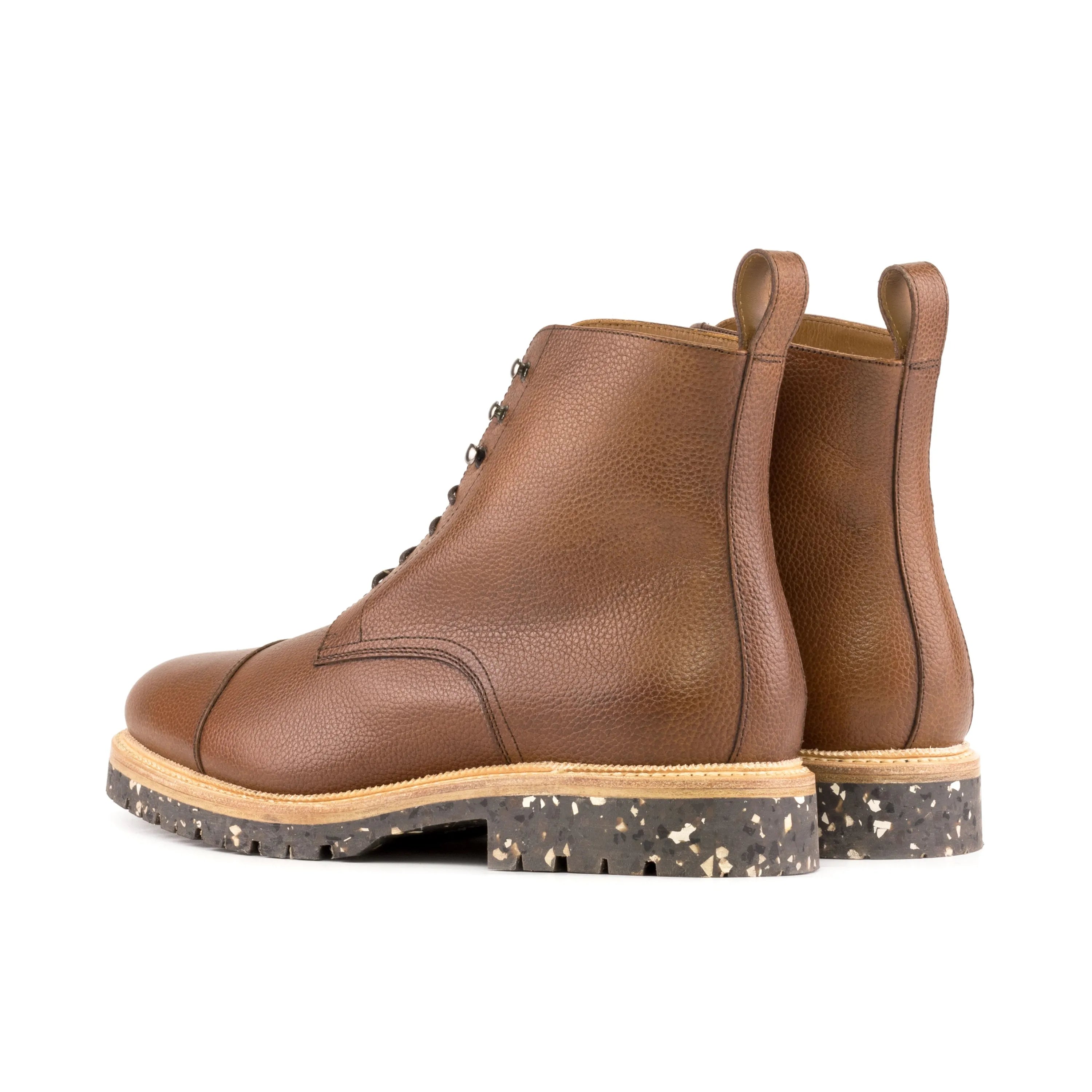 Senio Jumper Boots II brown leather classic cap-toe military-inspired style