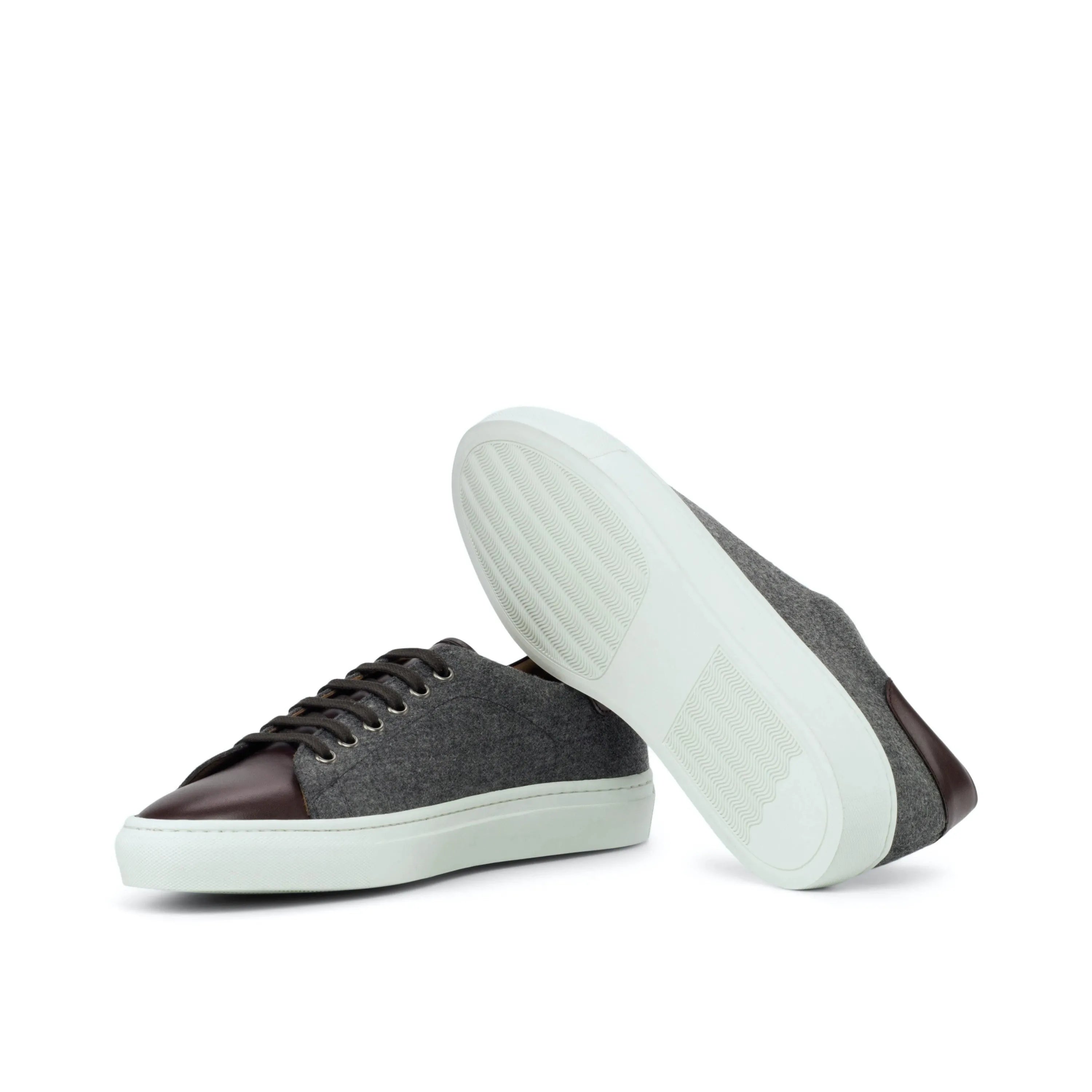Two-tone Supera Trainer Sneakers II casual back view