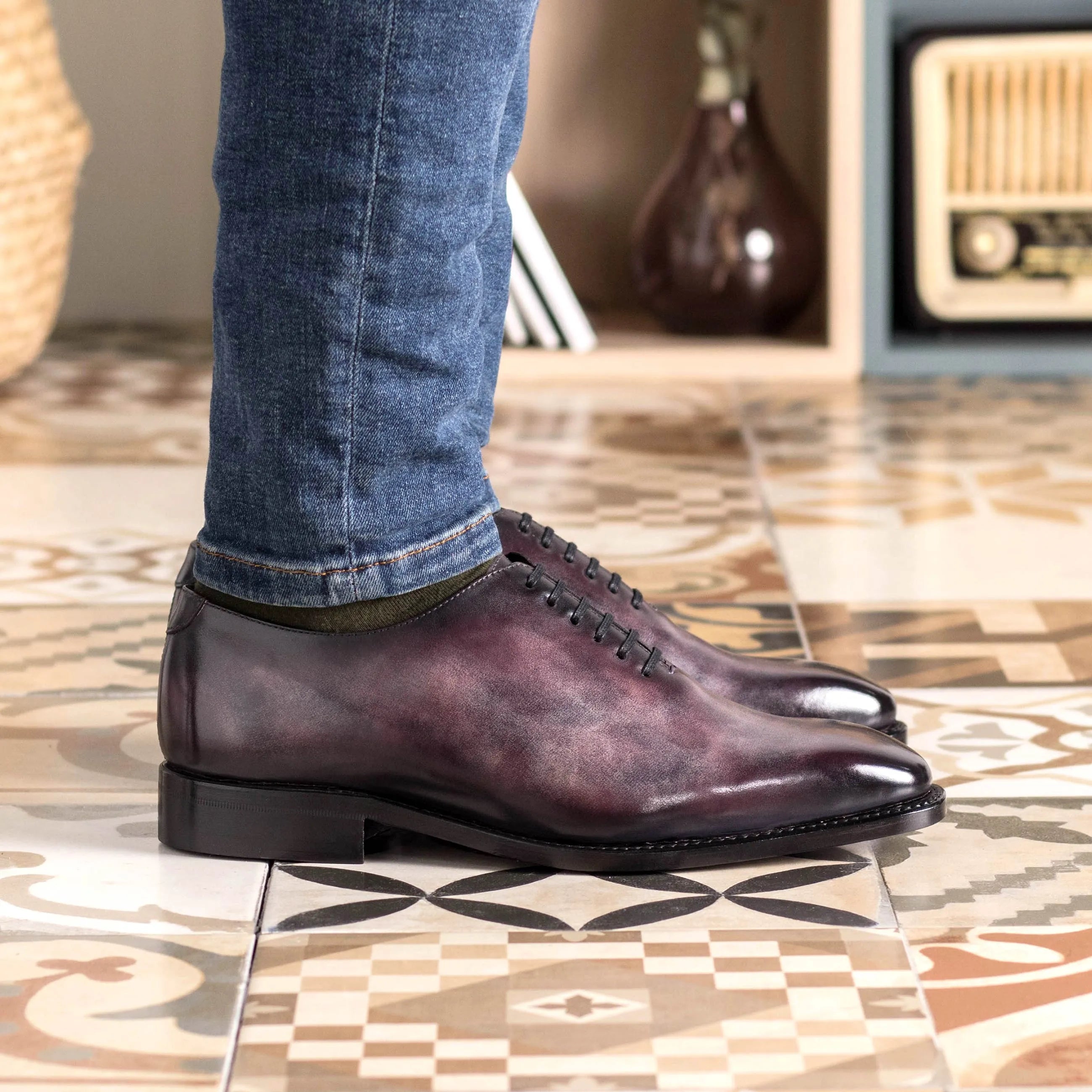 Tinzi patina wholecut shoes in purple leather, back view