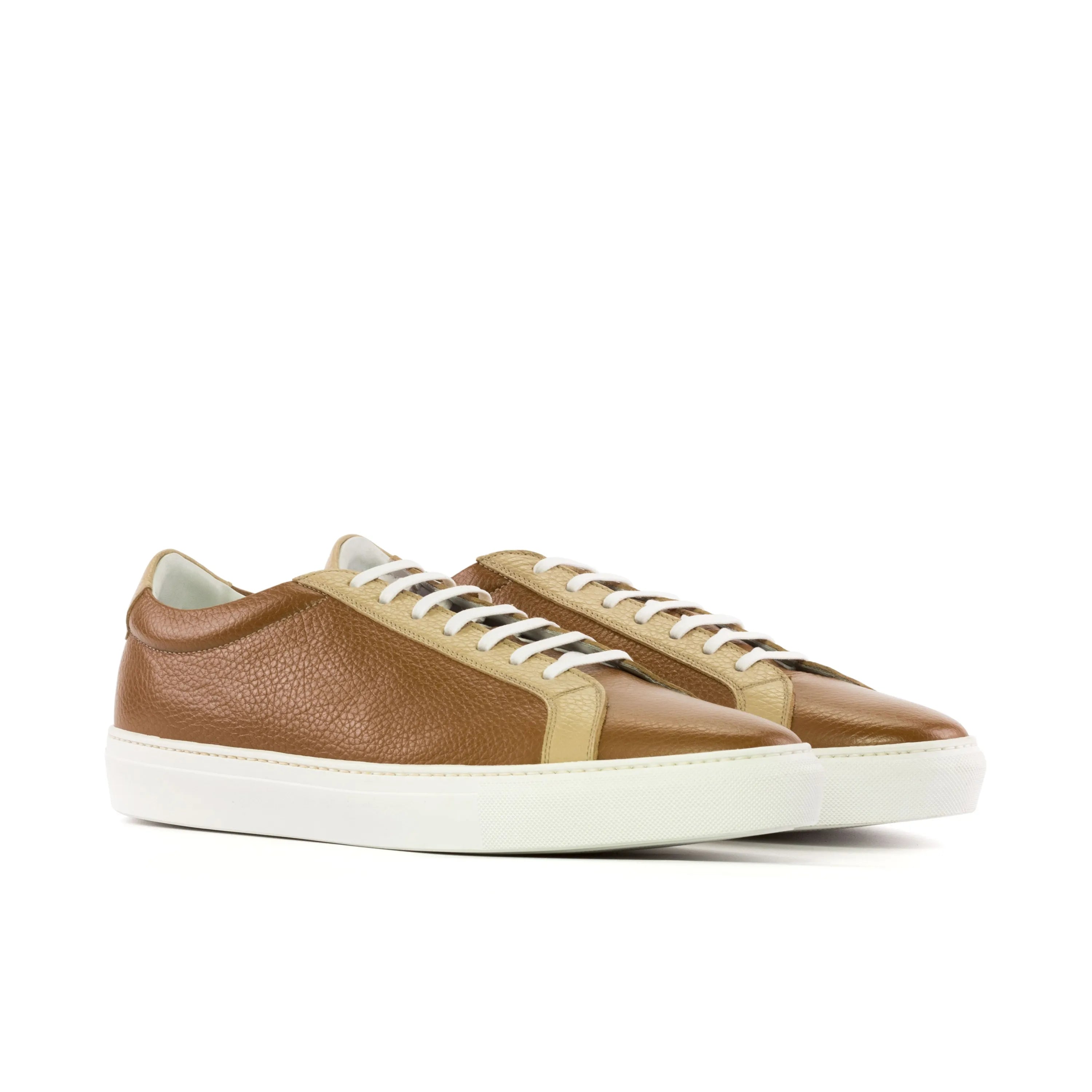 TomCruiser low kick sneaker in brown grain leather with white soles